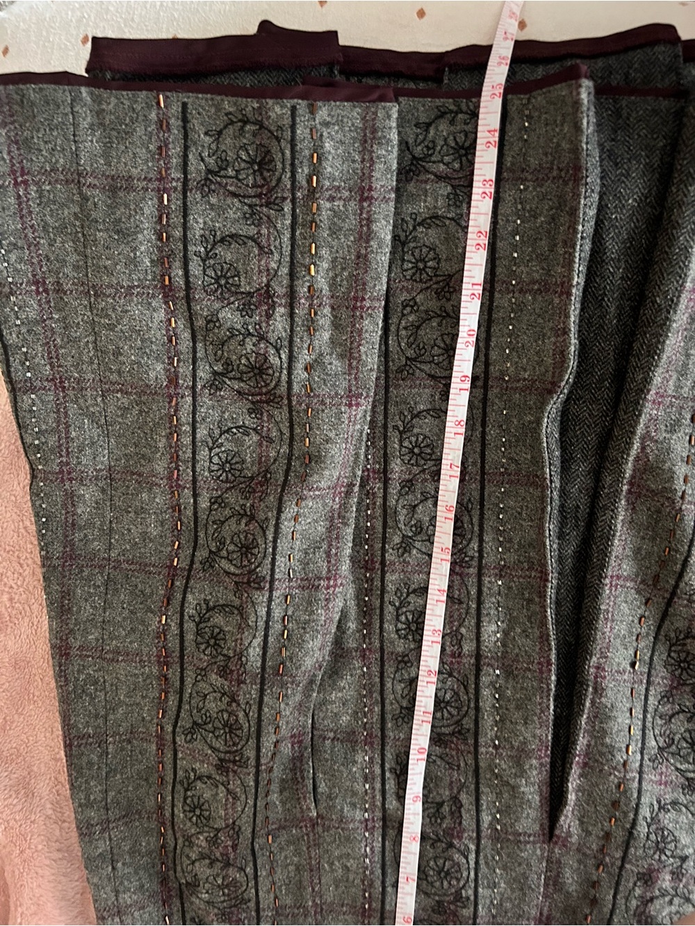 LOFT Ann Taylor Wool Blend Plaid Pleated Midi Skirt Gray Embroidered Size 14 - Picture 9 of 9